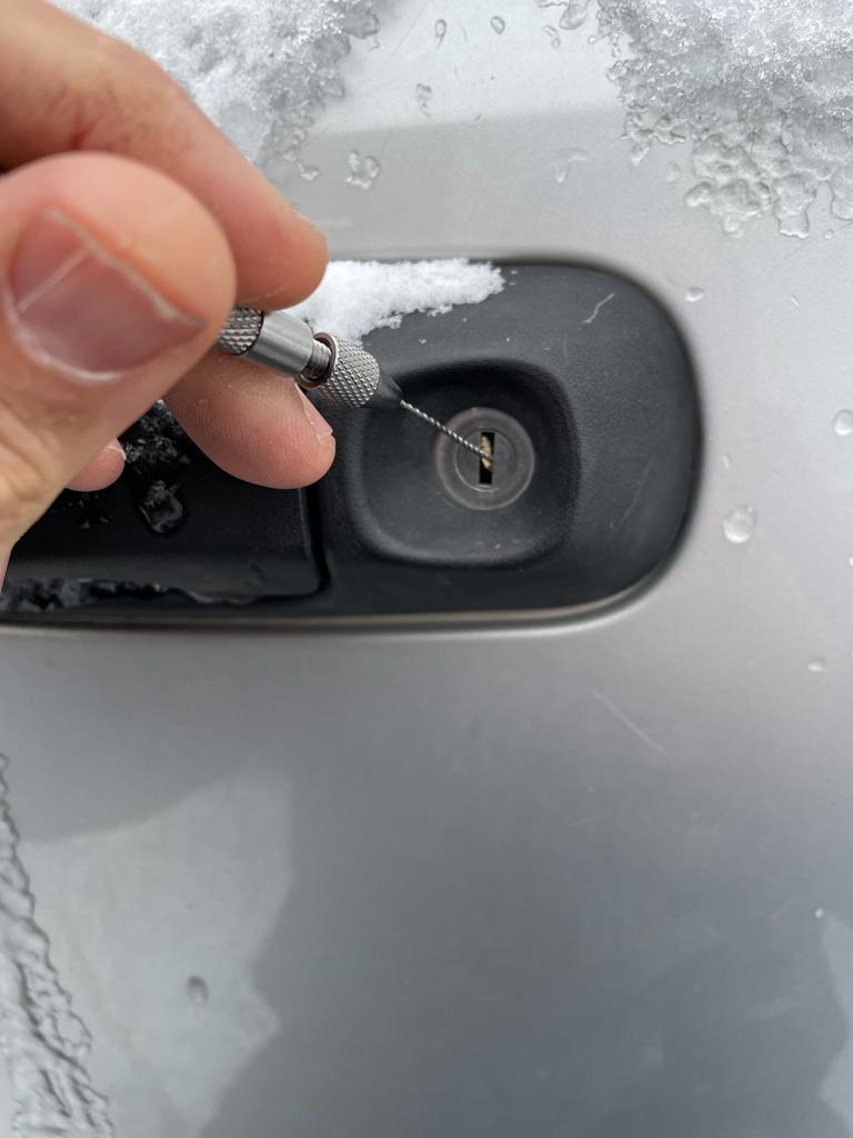 Advancedlnk Extracting broken car keys (10)