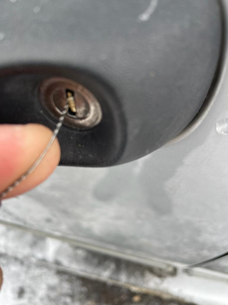 Advancedlnk Extracting broken car keys (9)