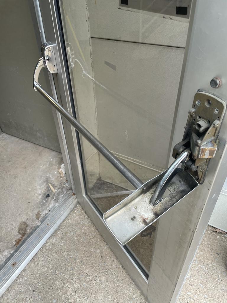 Panic and exit devices locksmith cleveland and akron oh (10)