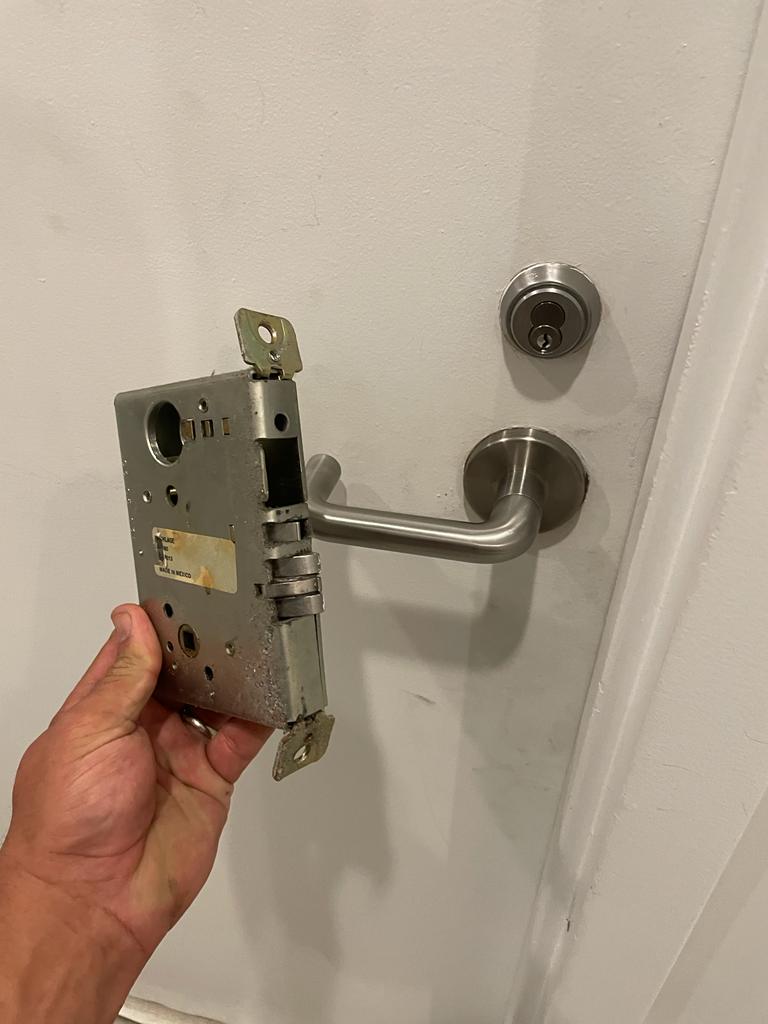 Advanced lock and key in Strongsville OH locksmith services door lock installed